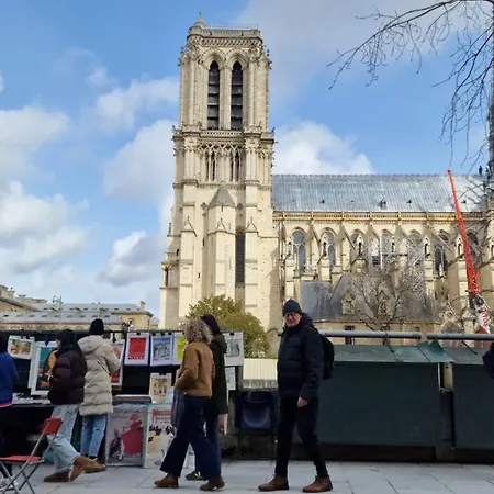 Gare Montparnasse 1mins,center, Bd St Germain, 5mins Eiffel Tour ,notre Dame Of ,quartier Latin,amusing Place *