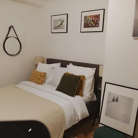 Homestay Gare Montparnasse 1mins,center, Bd St Germain, 5mins Eiffel Tour ,notre Dame Of ,quartier Latin,amusing Place Paris