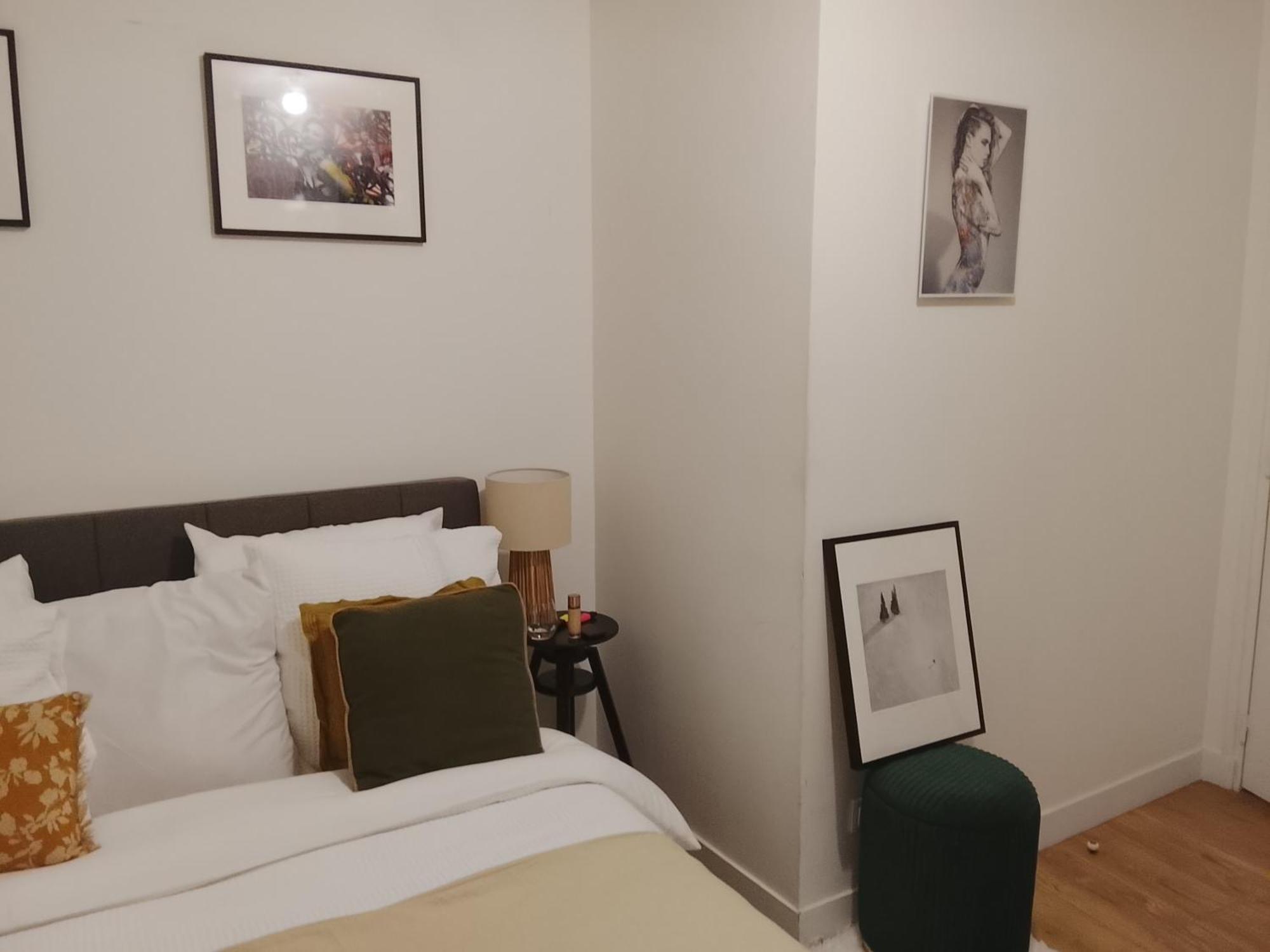 Homestay Gare Montparnasse 1mins,center, Bd St Germain, 5mins Eiffel Tour ,notre Dame Of ,quartier Latin,amusing Place *